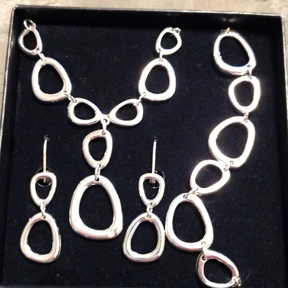 Saq Jewelry Saq 3pc Earrings Necklace Bracelet Vintage Poshmark